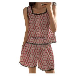 Conjunto de Pijama de Lujo con Shorts y Encaje Estampado a Mano de la India, 100% Algodón, Floral, Sin Mangas, Primavera/Verano - Product Image 4