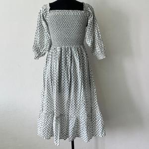 Vestido Midi Vintage para Mujer, 100% Algodón, Estampado a Mano, Cintura Natural, Tejido Transpirable, Sostenible y Atemporal - Product Image 4