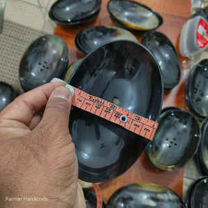 Porte-savon artisanal en véritable corne de buffle, poli naturellement, accessoire de salle de bain à prix avantageux - Product Image 3