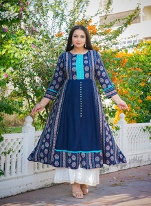 Kurti en rayonne pour femme grande taille, coupe trapèze, imprimé floral bleu, brodé, col rond, manches trois quarts, confortable à porter - Product Image 2
