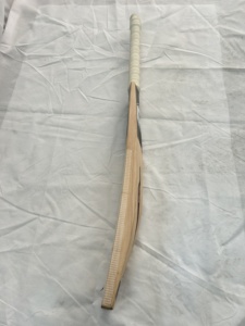 Bâtons de cricket Mannu Sports Hunter X Kashmir Willow - Ambidextres, taille personnalisée, saule naturel, poignée standard durable, marron - Product Image 3