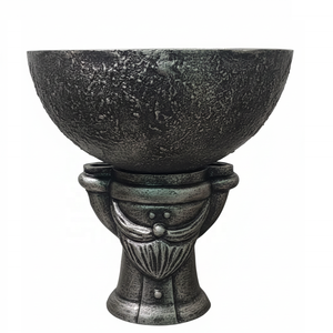 Bol de service décoratif en aluminium écologique texturé or antique, style vintage, piédestal, calice, centre de table, artisanal, pour fruits - Product Image 2