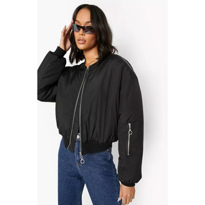 แจ็คเก็ตซาตินบอมเบอร์แบบขายส่งสั่งทำพิเศษ แจ็คเก็ตซาตินบอมเบอร์ปักลายวาร์ซิตี้ แจ็คเก็ตซาตินวาร์ซิตี้เบสบอลสำหรับผู้หญิง - Product Image 3