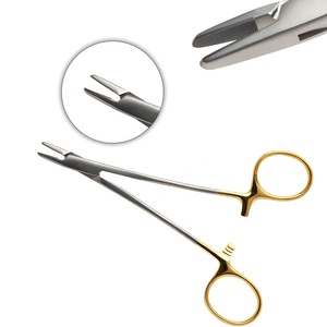 Baumgartner Manual 14cm Portaagujas de acero inoxidable con insertos de carburo de tungsteno Fórceps de mandíbula dentada - Product Image 1