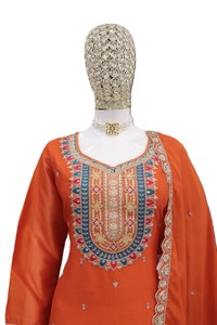 Nouvelle collection été : Ensemble Salwar Kameez indien 3 pièces en modal, col en V, manches longues, broderie chinon, séchage rapide, coupe décontractée - Product Image 3