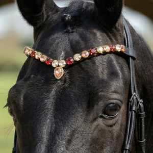Accesorios de equitación: Elegante diadema de cuero con forma de V profunda, con colgante de cristal en forma de lágrima de topacio ámbar y granate, y diamantes de imitación. - Product Image 4