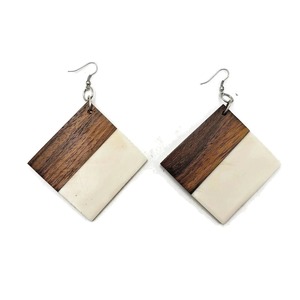 Boucles d'oreilles pendantes carrées en bois et résine, boucles d'oreilles géométriques pour femmes, bijoux de mariage - Product Image 5