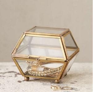 Elegante Joyero de Cristal y Latón, Forma Cuadrada, Organizador Dorado, Solución de Almacenamiento con Estilo para Anillos, Collares y Pulseras - Product Image 2