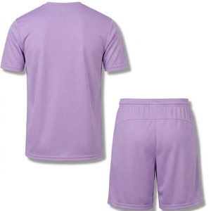 Vêtements de sport personnalisés en gros avec logo OEM, respirants, 100% polyester, col rond, manches courtes, poches, taille élastique, pour hommes et femmes - Product Image 1