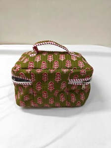 Manufacturer and Wholesaler Medium Cotton Quilted Zipper Closure Durable Portable Foldable Cosmetic <b>Makeup</b> <b>Bag</b> - Product Image 3