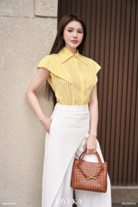 เสื้อเชิ้ตแขนสั้นลายทางสีเหลืองสำหรับผู้หญิง เสื้อเชิ้ตคอปกติดกระดุม ดีไซน์หรูหราสำหรับฤดูใบไม้ผลิและฤดูร้อน MADGE - Product Image 4