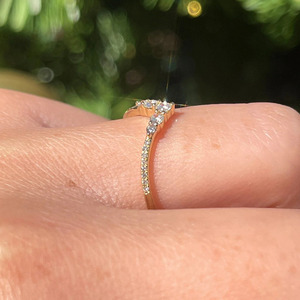 Bague Chevron en Or Jaune avec Diamant Marquise Gradué Cultivé en Laboratoire - Product Image 6