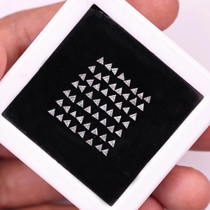 Diamant de laboratoire HPHT en vrac, taille triangle, 1 CT+ 1,00 CT, non certifié, approvisionnement en gros pour les grossistes et importateurs mondiaux de diamants - Product Image 5