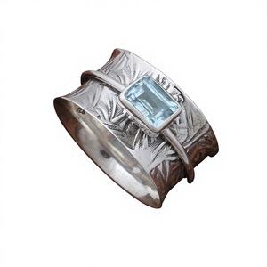 Anillos giratorios de plata de ley 925 de alta calidad, hechos a mano, martillados, de tres tonos, con diseño tallado vintage, estilo bohemio hippie, tamaño personalizado. - Product Image 1