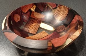 Bol en bois époxy fait main de haute qualité, sans BPA, écologique, alliant le charme du bois rustique et une surface polie lisse pour la table - Product Image 3