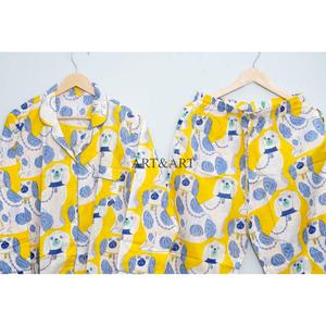 Ensemble de pyjama et chemise en coton indien fait main pour femme, imprimé chien jaune, artisanal, avec sac - Product Image 6
