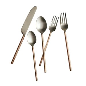 Ensemble de couverts durables en acier inoxydable rose gold fantaisie avec poignée à motif de pierre unique, faciles à nettoyer, pour hôtel - Product Image 4