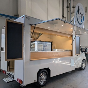Camion de restauration pour services alimentaires commerciaux avec espace de cuisine hygiénique, construction robuste, véhicule commercial facile à utiliser. - Product Image 3