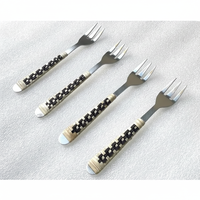 Fourchette à fruits en acier inoxydable doré avec manche à motif unique pour mariages, événements, restaurants – Ensemble de couverts finition polie