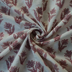 Tela de Algodón Estampada a Mano con Diseño Floral Blanco y Rojo |   Material para Correr Buta Pequeño - Product Image 1