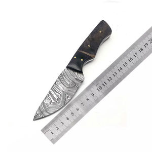 Cuchillo de hoja curva de acero de Damasco hecho a mano con mango de madera para caza, cuchillos afilados con hoja de Damasco. - Product Image 2