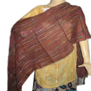 Estola/Pareo de algodón Llurex para mujer, tejida a mano, ligera, para graduación, de la India. - Product Image 2