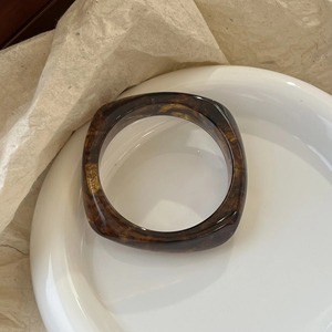 Bracelet personnalisé en résine époxy épaisse, fait main, motif géométrique, élégant, étanche, personnalisable, mignon, léger, stylé - Product Image 4