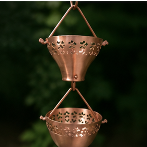 Chaîne de pluie décorative en cuivre découpé artisanal pour gouttière, déversoir, drainage des eaux de pluie en extérieur, décoration suspendue pour jardin - Product Image 3