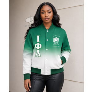 เสื้อแจ็คเก็ตวาร์ซิตี้ผ้าซาตินออมเบรสำหรับผู้หญิง Iota Phi Lambda ปักลายตัวอักษรกรีก กระดุมแป๊ก คอเสื้อและปลายแขนเสื้อถักแบบริบ เสื้อแจ็คเก็ตเลตเตอร์แมน - Product Image 5