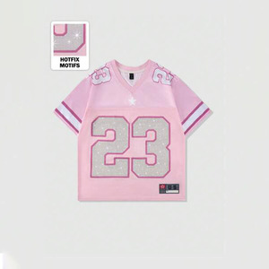 เสื้อยืดครอปพิมพ์ลายอเมริกันฟุตบอลแบบซับลิเมชั่นสำหรับผู้ชาย พร้อมหมายเลขแบบกำหนดเอง ตกแต่งด้วยคริสตัล คอวี เสื้อยืดผู้ชาย B2B - Product Image 1