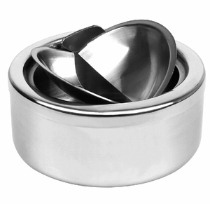 Elegante cenicero de metal dorado con textura detallada de alas de cisne y soporte para cigarrillos, disponible a precios de mayorista. - Product Image 4