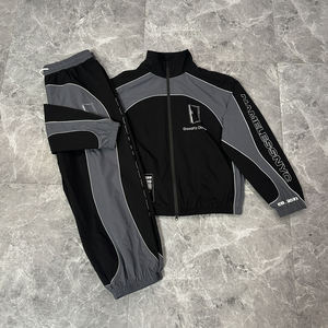 Ensemble survêtement en nylon surdimensionné personnalisé pour homme, veste coupe-vent avec fermeture éclair réfléchissante et pantalon de jogging - Product Image 3