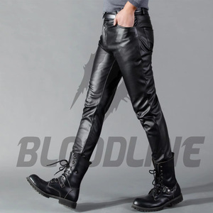 Pantalon en cuir PU noir pour homme avec logo rouge sur le devant, coupe-vent, à porter en toutes saisons - Product Image 3