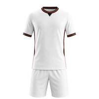 Ensemble d'uniformes de football blancs minimalistes haut de gamme avec bordures orange et noires, uniforme de football sublimé