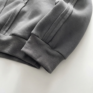 Sweat à capuche surdimensionné Charcoal avec panneaux à coutures apparentes — Détails de panneaux incurvés en relief |   Hoodie streetwear haut de gamme OEM / Marque privée - Product Image 4