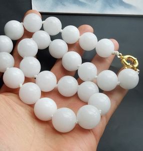 Luxury Latest Handcrafted High Polished Trendy Beaded Resin Necklace Unisex From India - Product Image 2