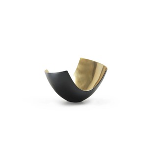 Jarrón minimalista de latón hecho a mano, pieza decorativa para la decoración del hogar - Product Image 5
