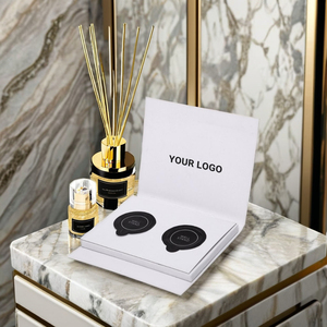 กลิ่นหอมที่ใช้น้ำมันจาก Eau de Parfum เบาและสดชื่นเป็นมิตรต่อการเดินทาง - Product Image 3