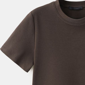 Camiseta de Mujer con Textura Suave y Corte Relajado, con Diseño de Logotipo Personalizado para Compradores al por Mayor, Camiseta Moderna para Mujer Inspirada en las Tendencias - Product Image 3