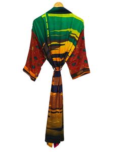 Kimono de Lujo con Parches de Seda, Túnica Larga para Dormir o como Cubre Bikini, Kimono Hecho a Mano con Sari de Seda Reciclada Vintage de la India - Product Image 5