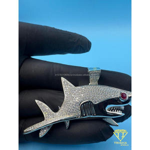 Colgante Premium de Animales Marinos con Detalles y Engaste de Diamantes Moissanite - Product Image 3