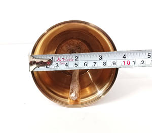 Campana Tibetana Om de Latón con Asa Dorjee, Campana Budista para Puja, Meditación y Sanación Espiritual - Product Image 2