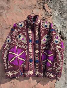 Veste Courte Femme Faite Main 2026 – Meilleur Design – Manteau Brodé Suzani avec Doublure en Coton et Broderies Multiples – Vente en Gros - Product Image 3