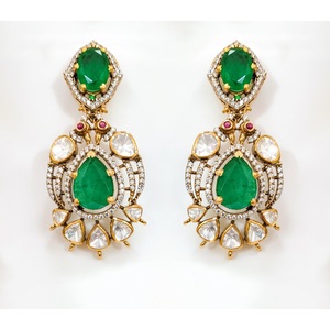 Conjunto de Collar y Pendientes de Plata 925 con Colgante de Lágrima de Esmeralda Grande y Circonitas Cúbicas Estilo Victoriano, Chapado en Oro Antiguo, Hecho a Mano para Novias Indias - Product Image 3