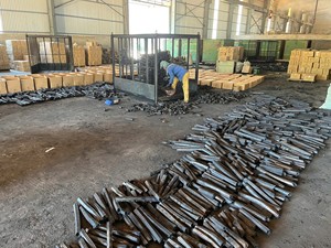 Charbon de bois de qualité supérieure fabriqué à la machine pour barbecue/cuisine, 100% bois dur naturel du Vietnam, qualité supérieure, hautement calorifique - Product Image 5