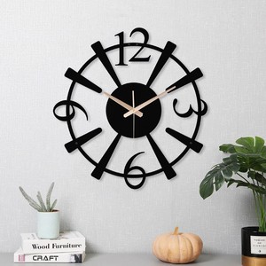 Horloge murale au design artistique moderne, horloge décorative noire, accent contemporain unique pour la maison - Product Image 1