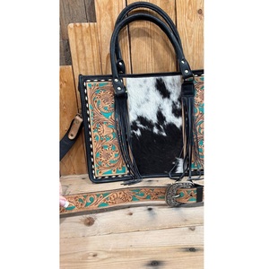 Sac fourre-tout vintage en cuir de vachette noir occidental avec fermeture éclair, sac à main floral gravé, sac à bandoulière à franges, sac messager unisexe - Product Image 3