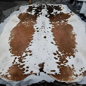 Tapis en cuir de vachette naturel, véritable peau à poils, pour la décoration intérieure, la sellerie, les projets de bricolage et les tapis de sol en cuir véritable - Product Image 4