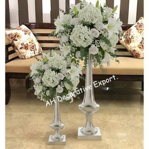 Vases décoratifs modernes en métal argenté de style trompette pour événements - Arrangement de table portable - Product Image 5