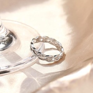 Bague en argent sterling 925 tressée avec nœud celtique, faite à la main, minimaliste, empilable, alliance de mariage, bijoux en gros - Product Image 3